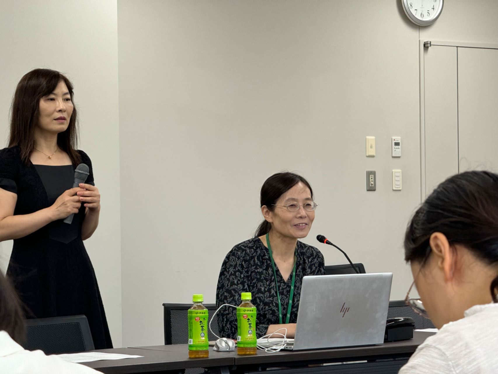 2fd536b2ba0841cfa1abf7a47838e232.jpg 日本大学文理学部国际交流委员会主任闲田朋子教授主持交流会.jpg