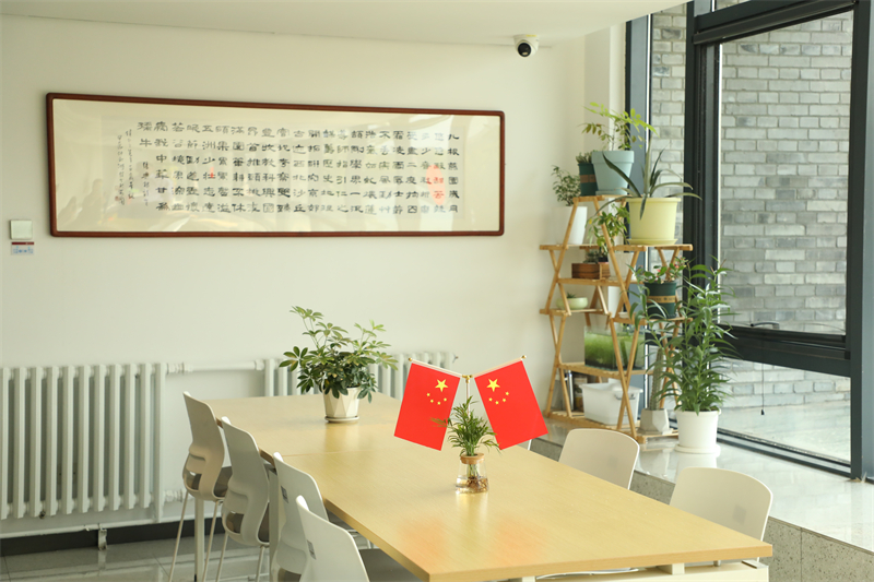 0f0c028520fb424f9f6f036ba4692ec9.jpg 二层流动工位-字画.jpg
